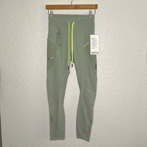 Lululemon Athletica Cargo Super-High-Rise Hiking Tight 25" Size: 6 Color: Green